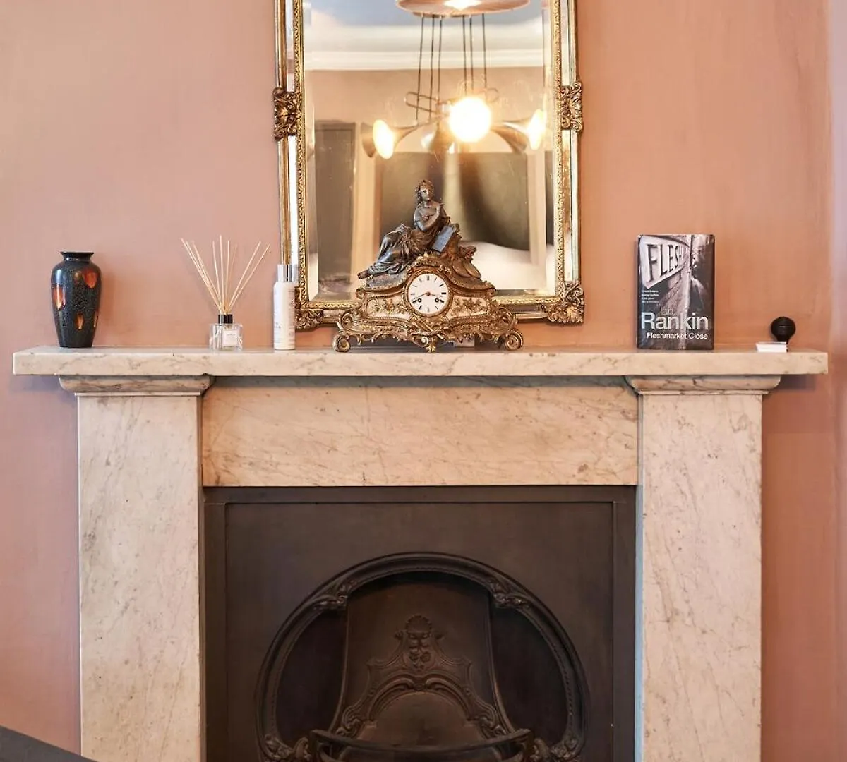 3 Bedroom Apartment - Historic Old Town Edinburgh